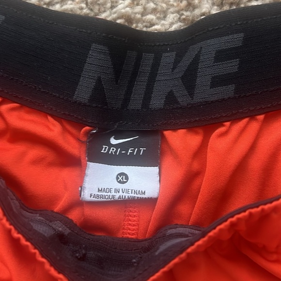 NIKE MEN'S XL ORANGE DRI FIT FLEX WOVEN SHORT (WITH POCKETS) - Picture 2 of 2